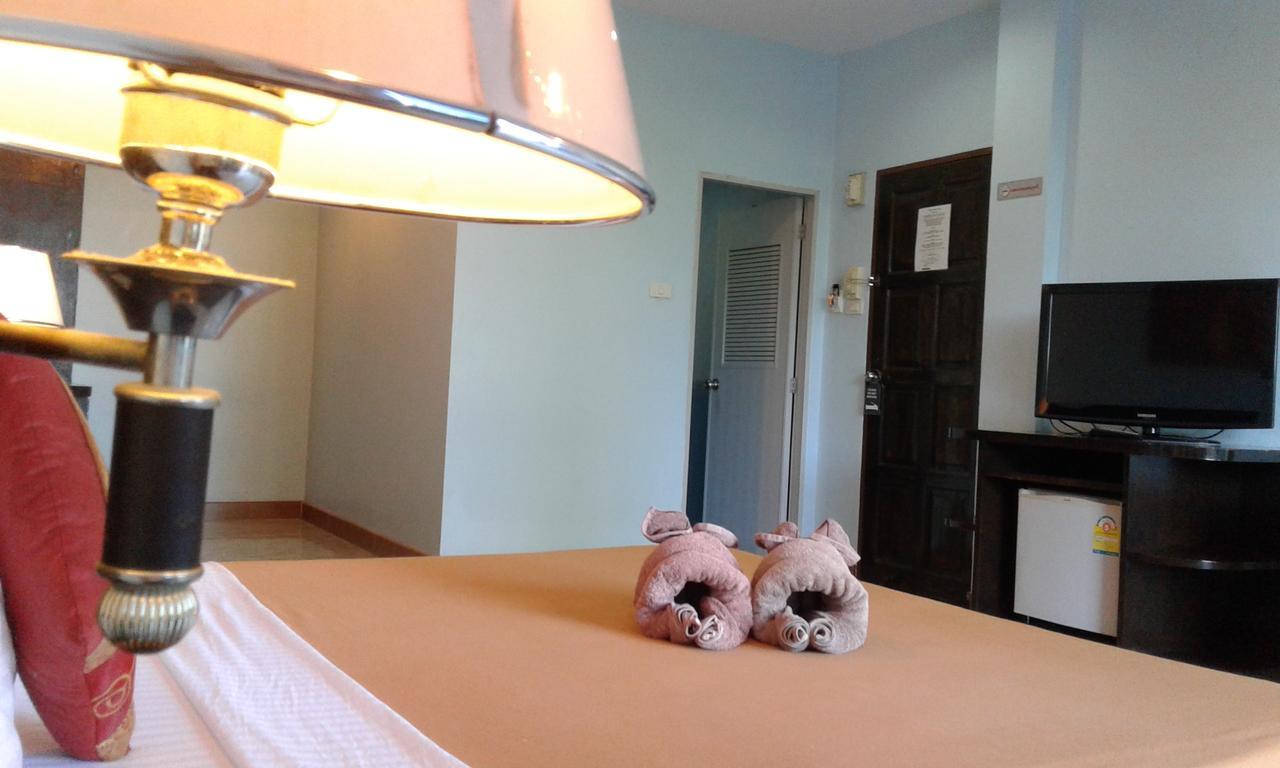 Feng Shui House Hotell Patong Exteriör bild