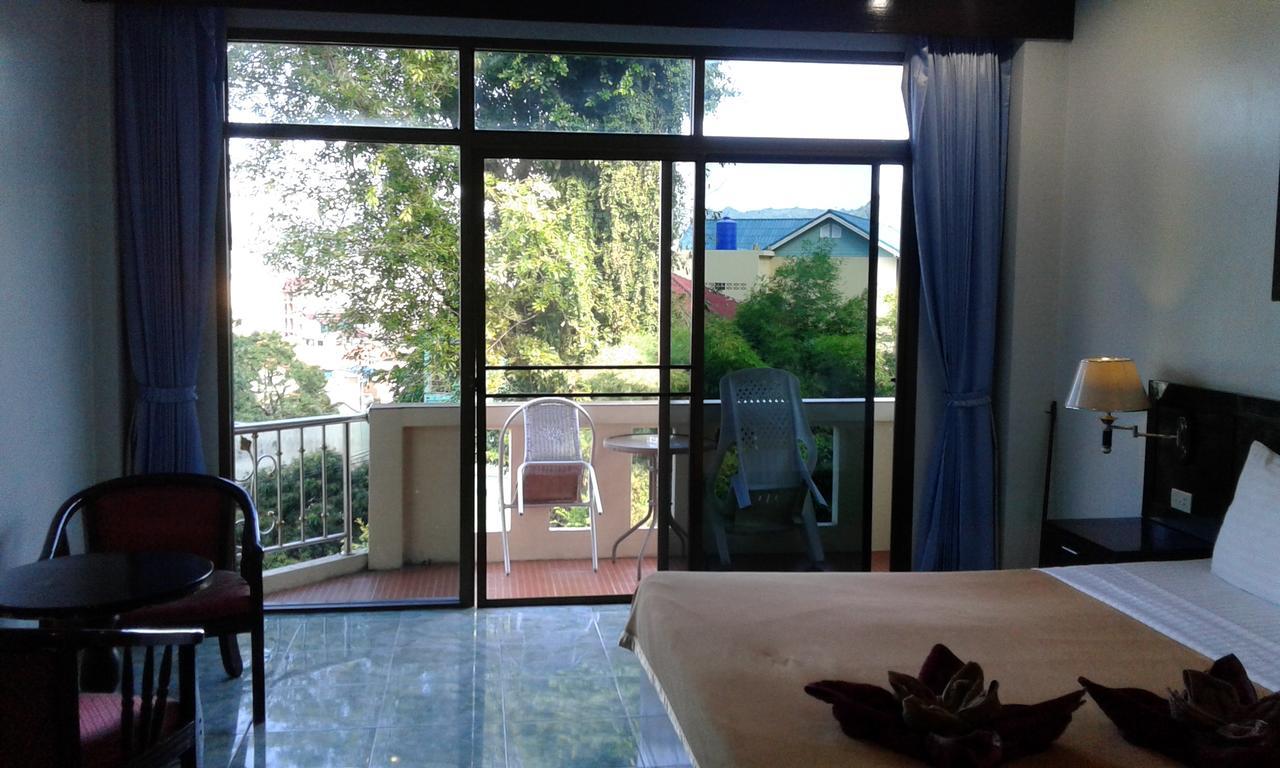 Feng Shui House Hotell Patong Exteriör bild