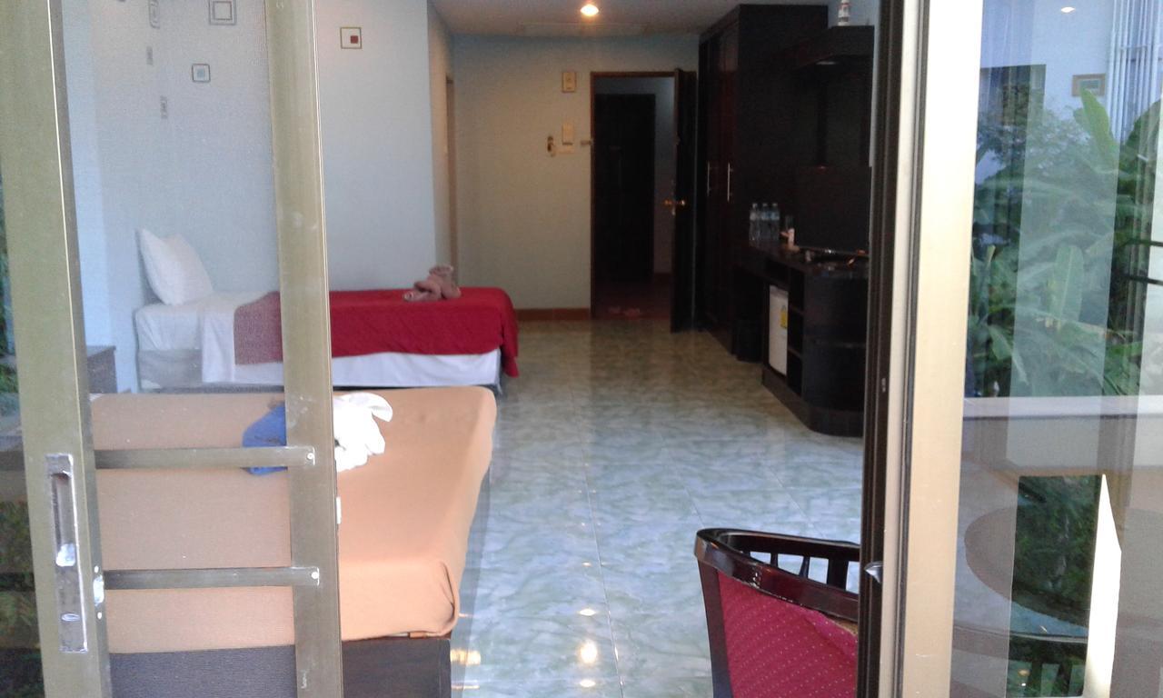 Feng Shui House Hotell Patong Exteriör bild
