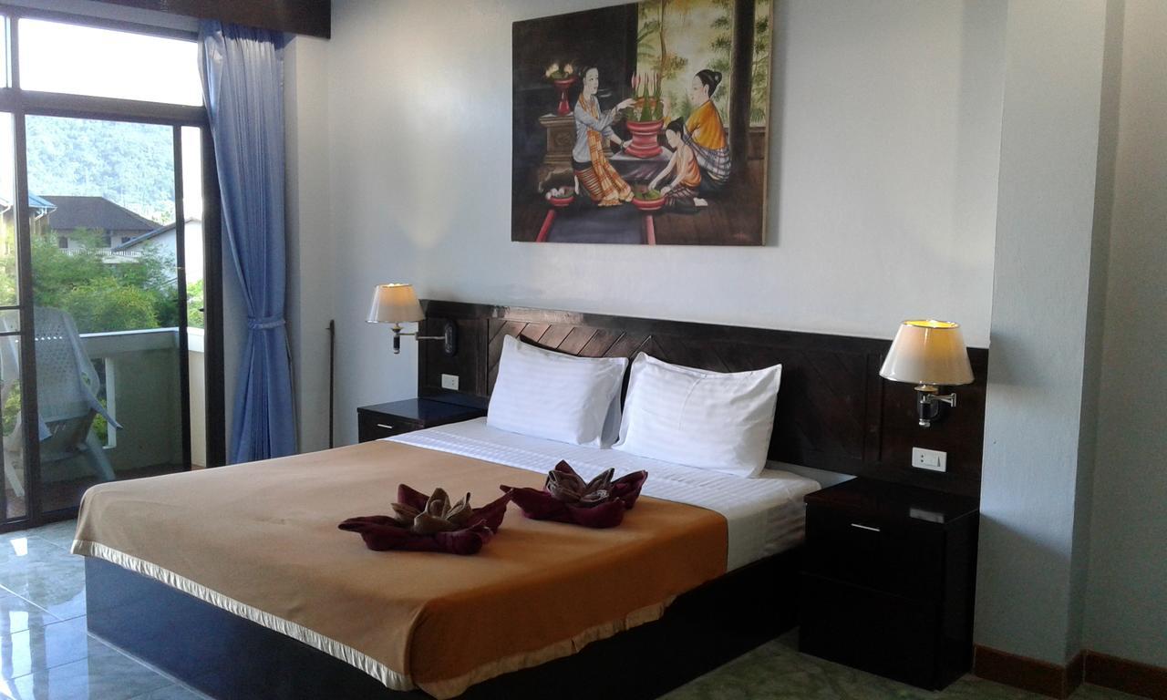 Feng Shui House Hotell Patong Exteriör bild