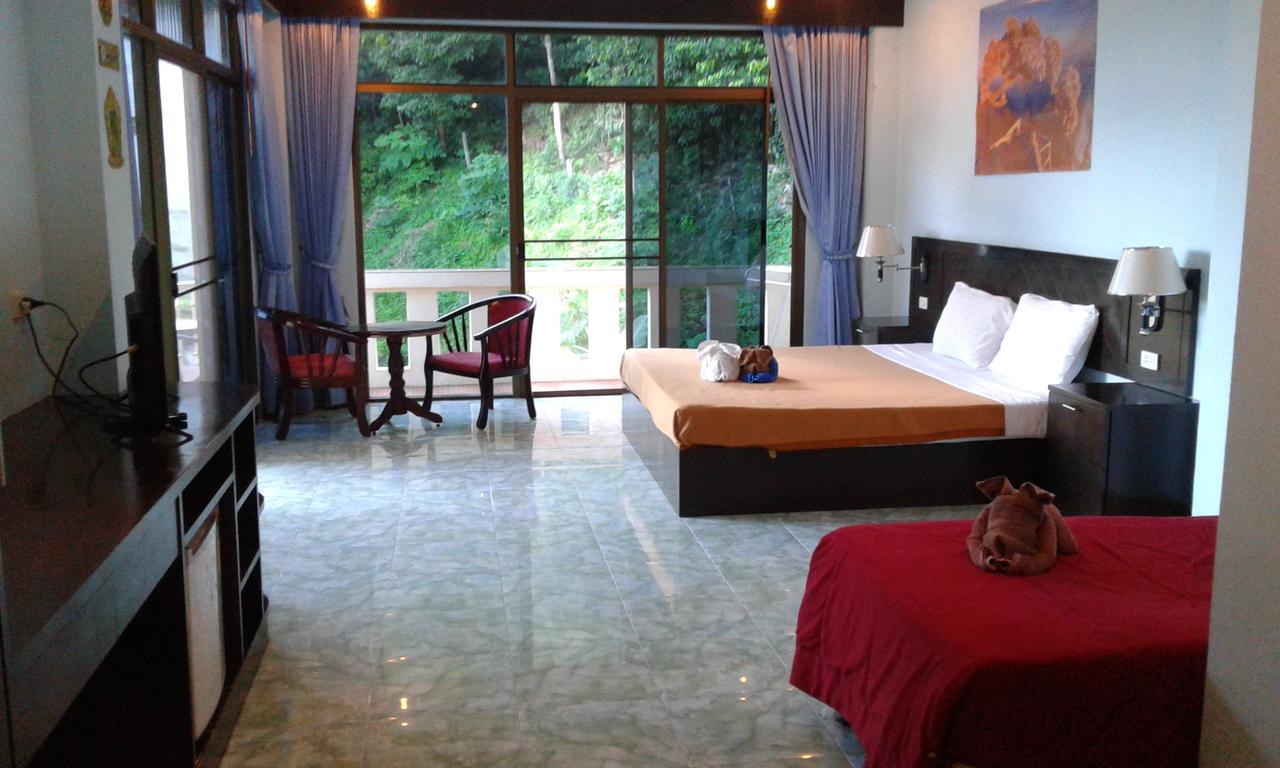 Feng Shui House Hotell Patong Exteriör bild