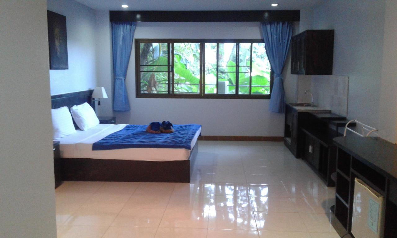 Feng Shui House Hotell Patong Exteriör bild