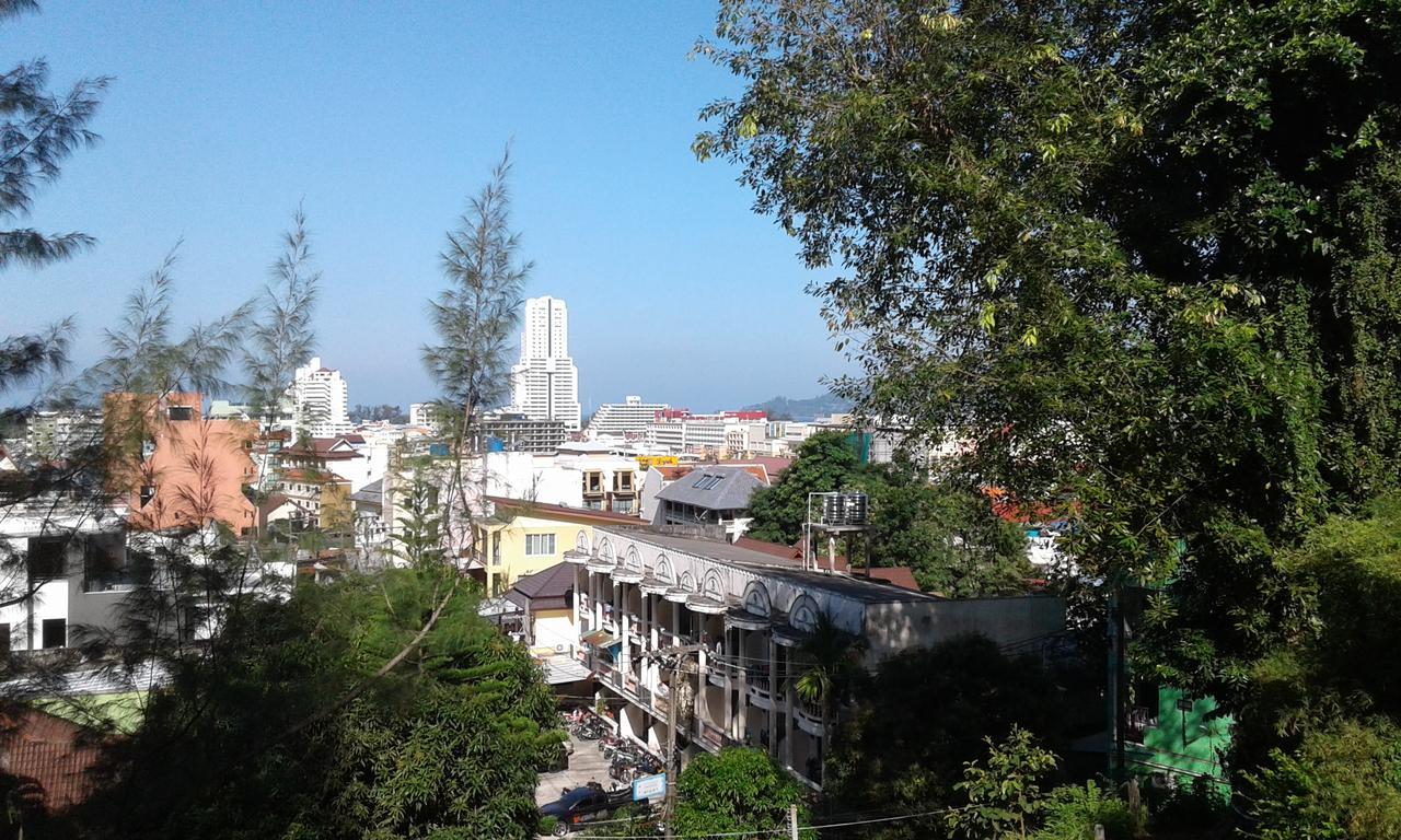 Feng Shui House Hotell Patong Exteriör bild
